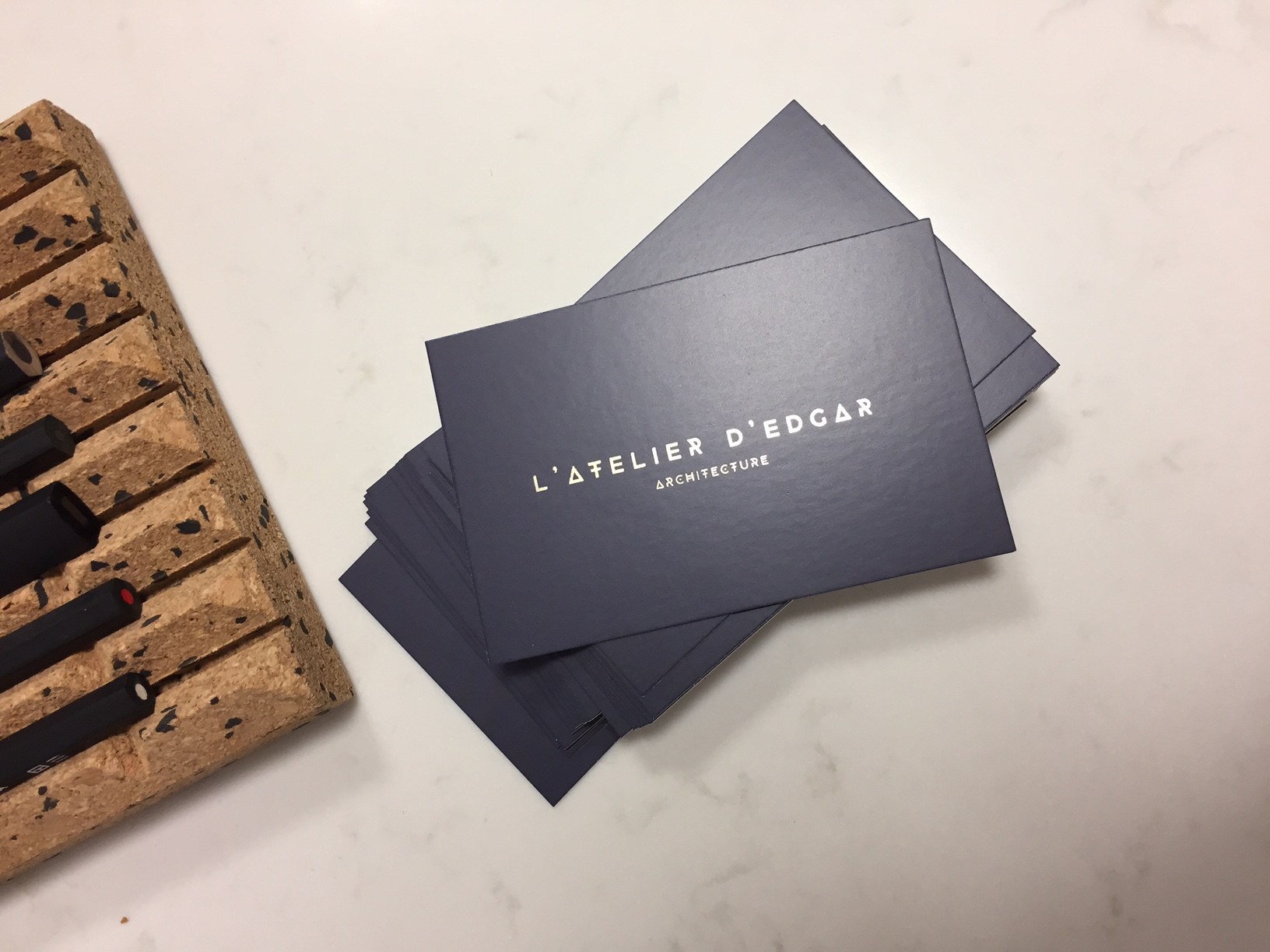 Cartes de visite L'Atelier d'Edgar — identité bleu nuit, dorure